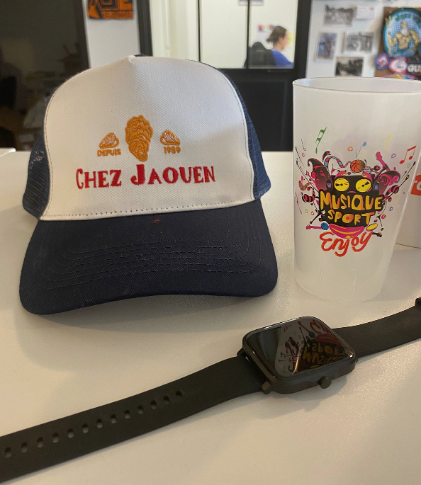 Casquette, objet publicitaire personnalisé au logo du restaurant Chez Jaouen